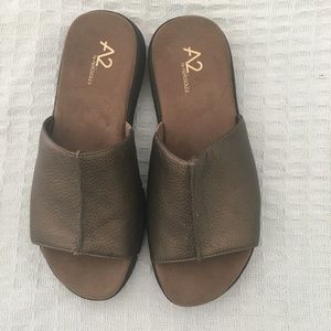 A2 Aerosoles Bronze Sandals Size 8